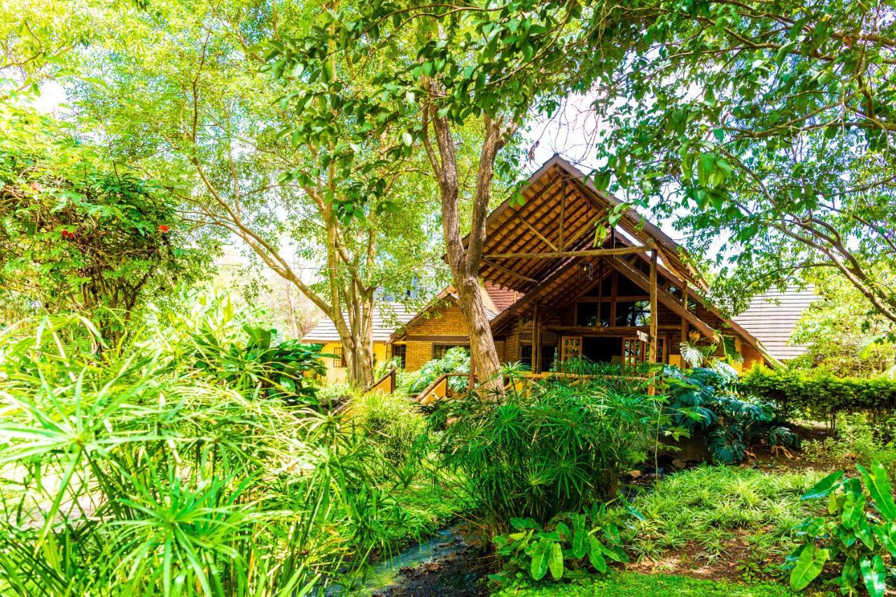 Arumeru River Lodge Arusha Esterno foto